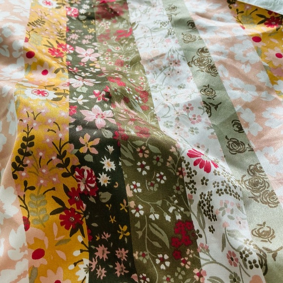 Mainstrip Floral Multicolored Silk Bandanna Style Crop Top - Picture 5 of 6